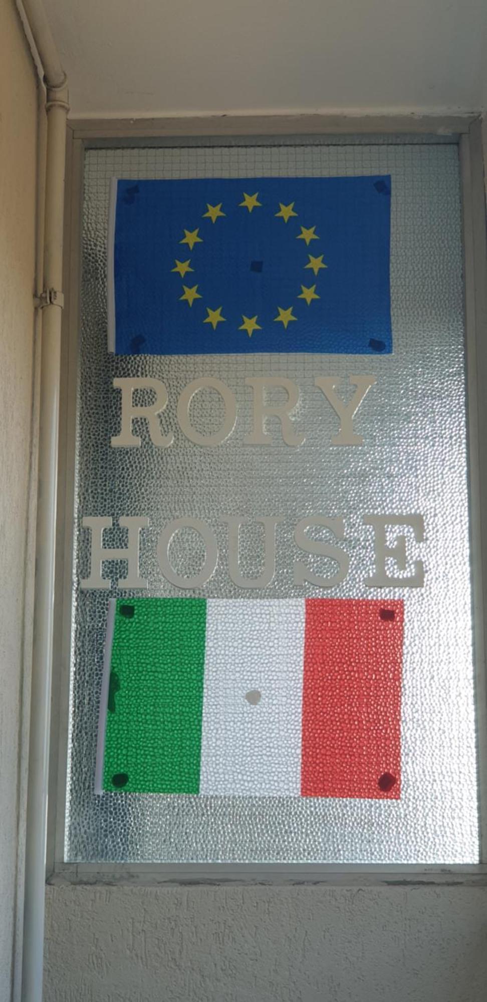 Rory House - Como Luaran gambar
